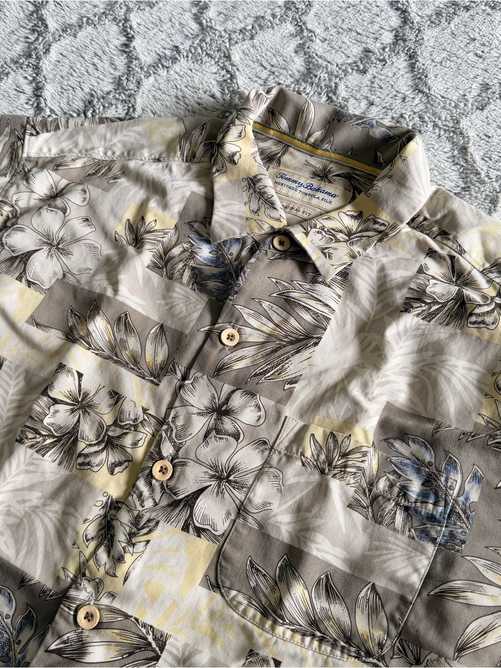 Tommy Bahama Heritage Tortola‎ 100% Silk Hawaiian Camp Button Up Shirt Men's Lg